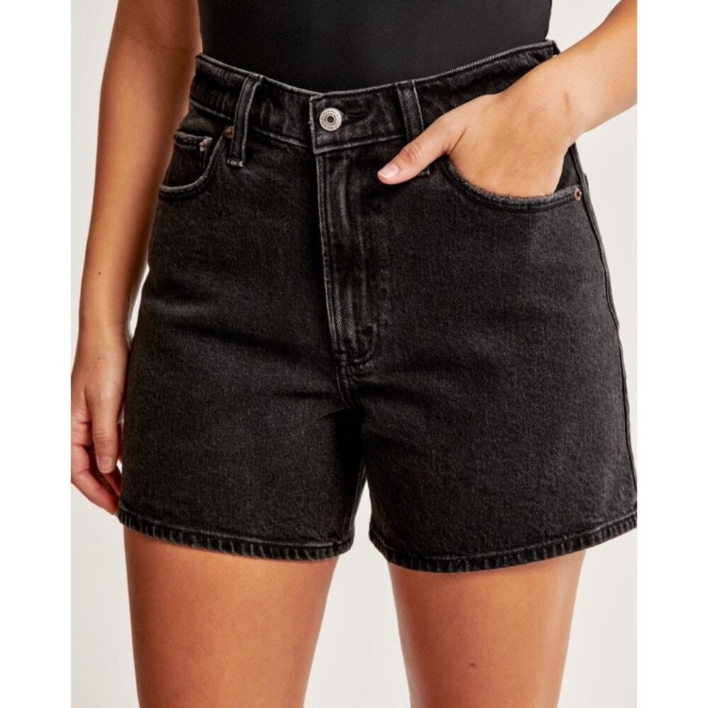 Abercrombie & Fitch The Dad short washed black curve love 5” inseam size 25 or 0